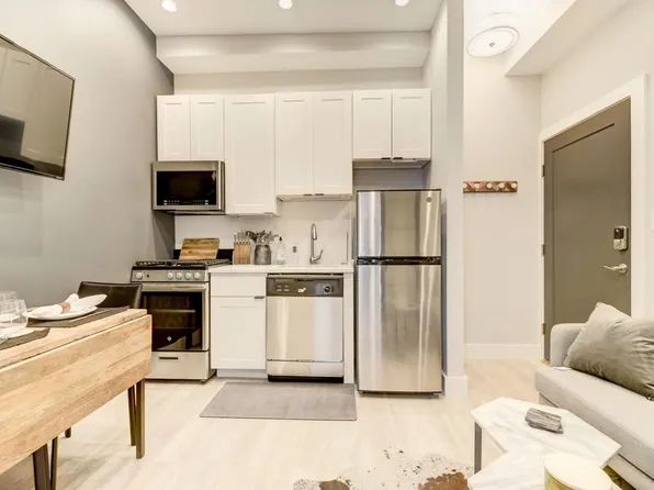 1704 Q St NW #202, Washington, DC 20009