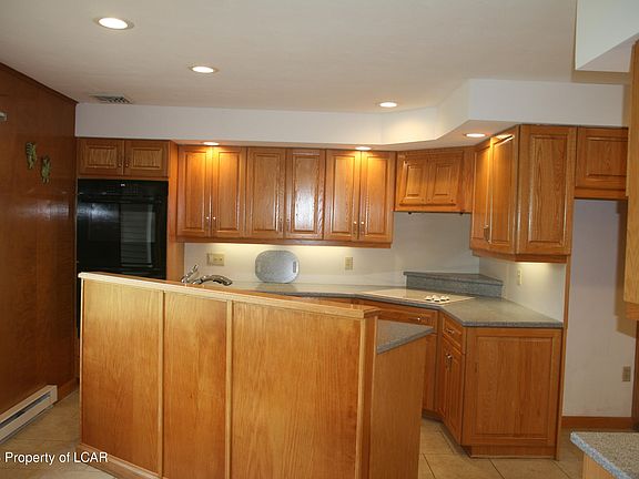 4th image of 26 Westminster Dr