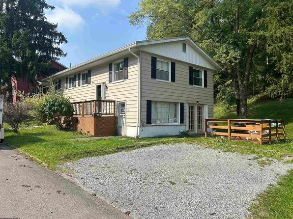 34 Harrison St, Westover, WV 26501
