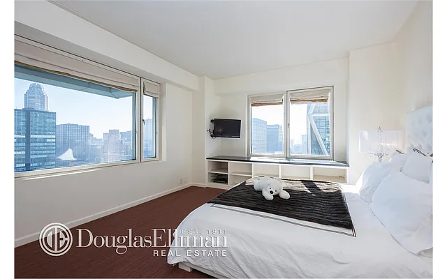 Rented by Douglas Elliman | media 26
