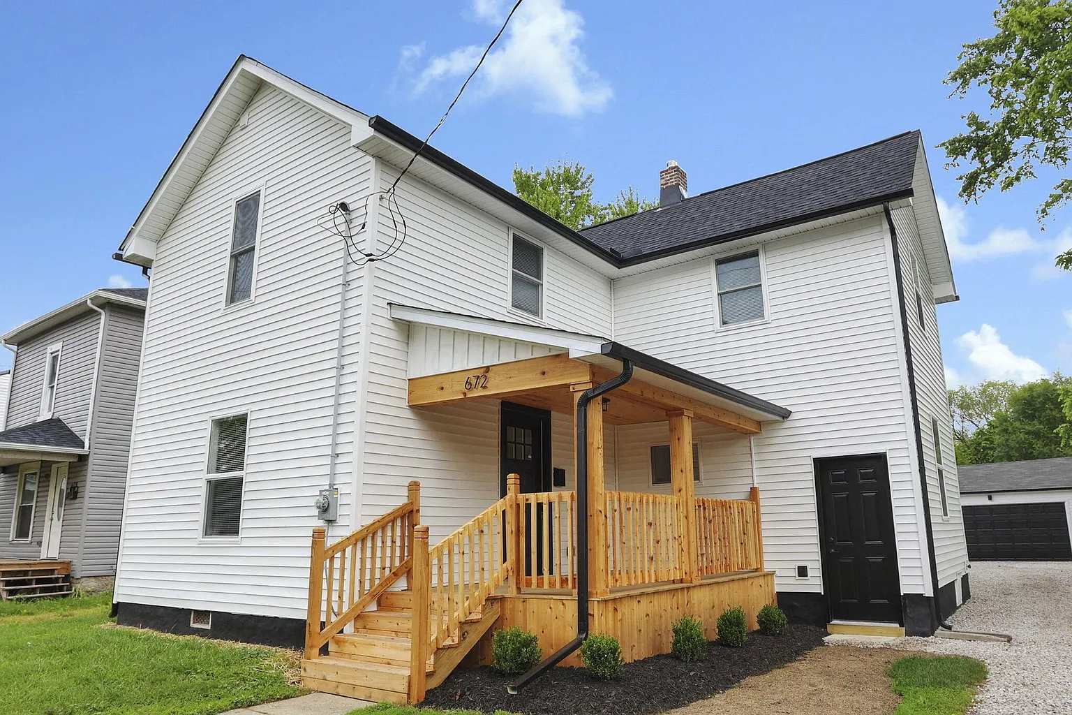 672 Silver St photo 1