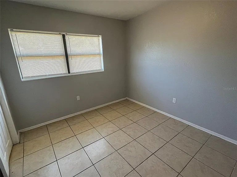 109 Beach Dr — Photo 5