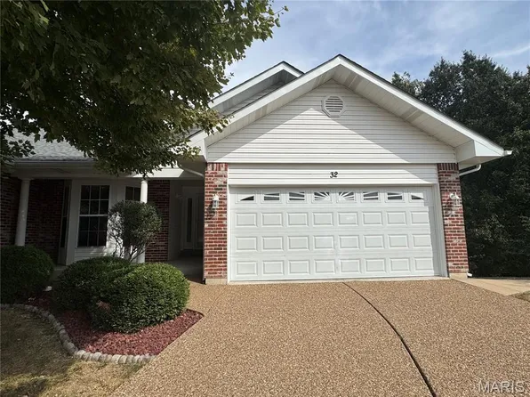32 Austin Hill Ct, Wentzville, MO 63385