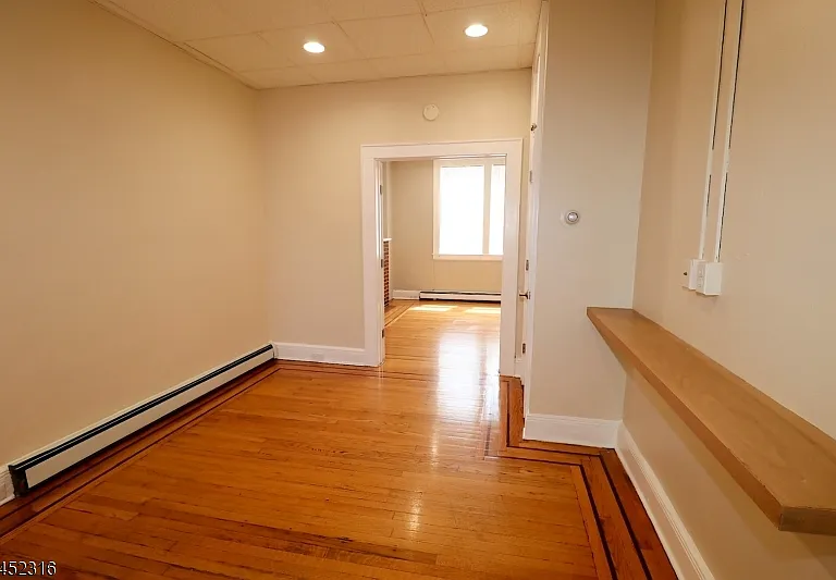 93 Nichols St #R1 — Photo 8