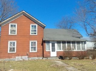 147 W Douglas St, Seneca, IL 61360
