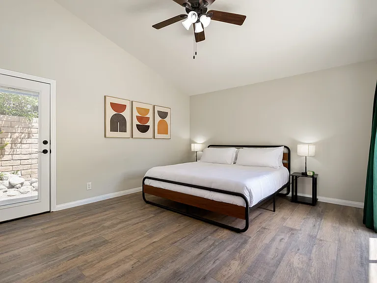 864 S Mountain View Dr — Photo 12