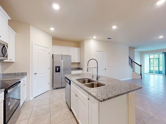 4th image of 102 Pomona Way St