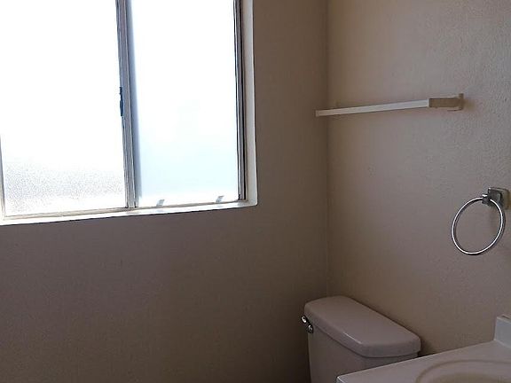 2nd image of 3536 Euclid Ave #3538.5