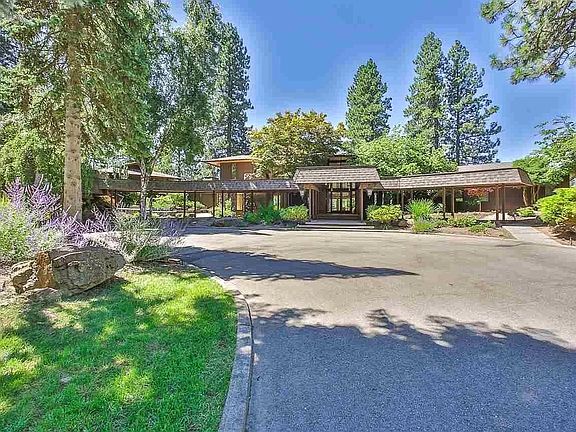 2nd image of 2402 N Rocky Hill Ln