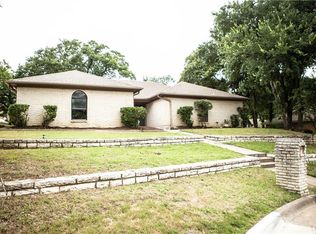 101 Redhaw Ct, Burleson, TX 76028