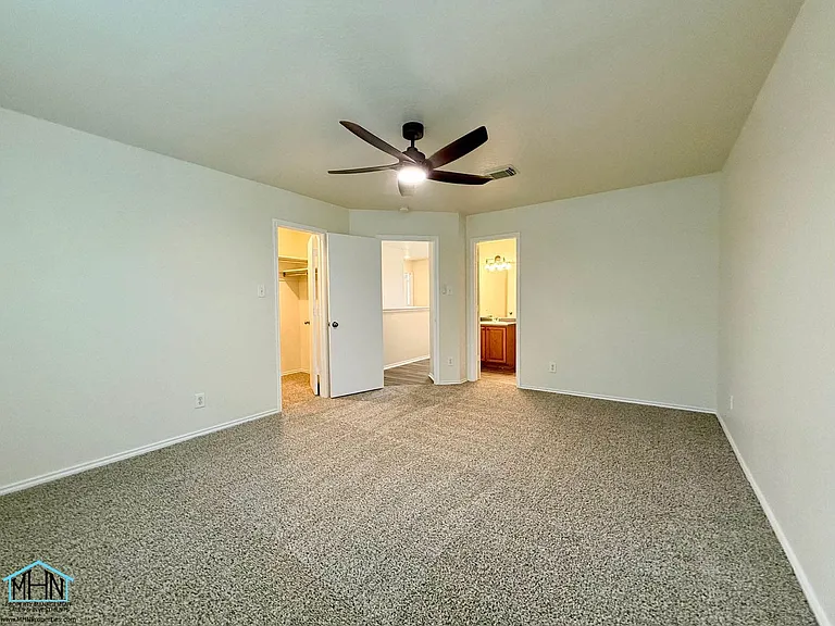 6 Bedford Bay — Photo 15