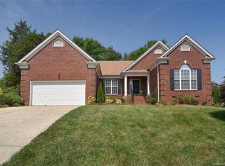 10914 Valley Spring Dr, Charlotte, NC 28277