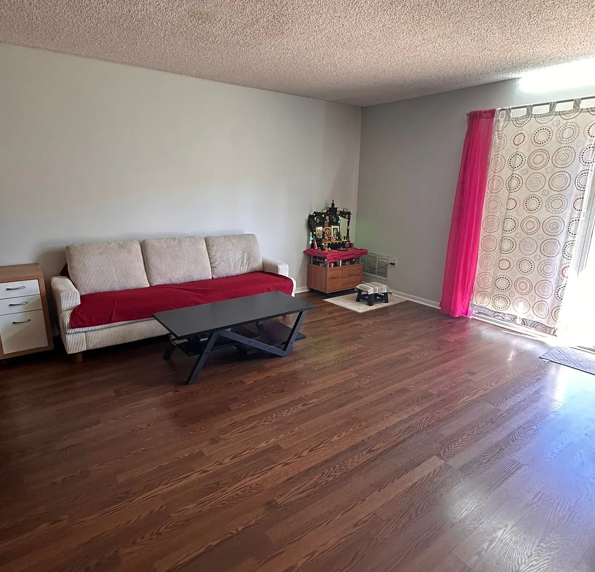 2 bed, 1046 sqft, $2,450 — Photo 2
