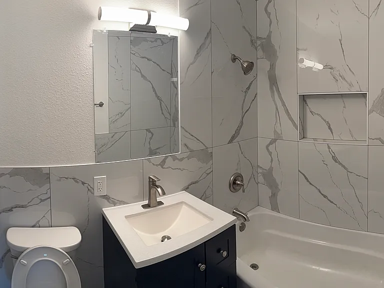 208-4 W Wilson Ave #208 — Photo 5