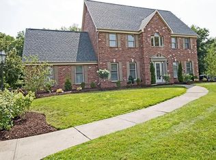 173 Pinehurst Dr, Cranberry Township, PA