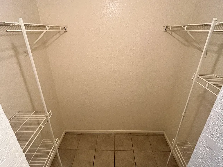 3052 N Alvernon Way #105 — Photo 15