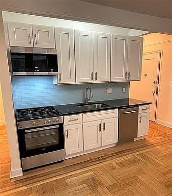 1st image of 4142 42nd St APT 1
