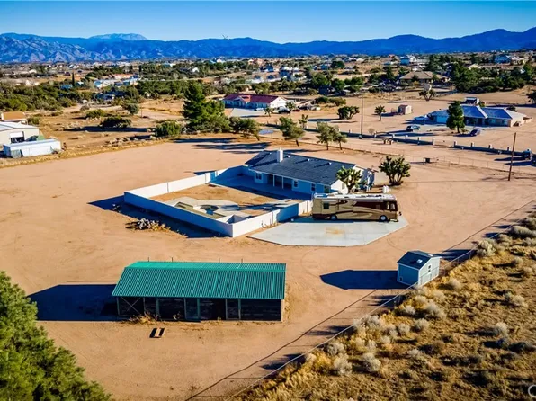 11634 Belmont Rd, Oak Hills, CA 92344