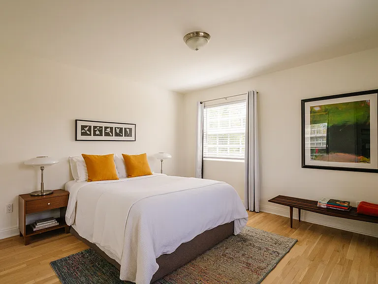 13230 Hesby St — Photo 32