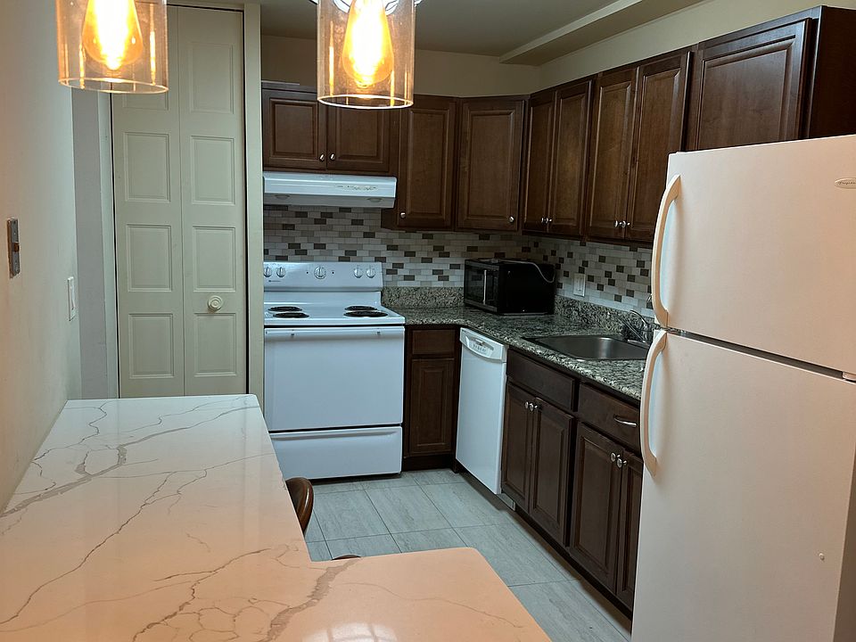 1st image of 5 Villa Verde Dr