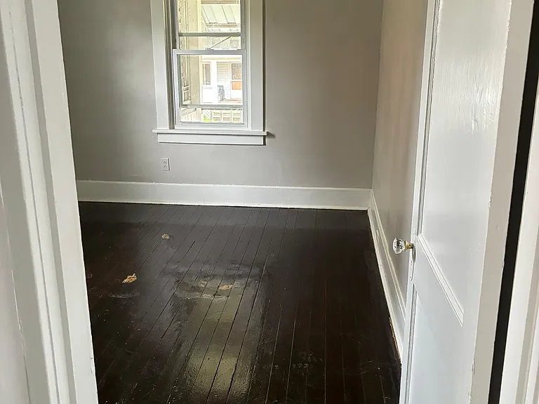 112 Schley Ave — Photo 37