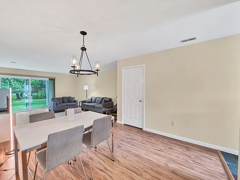 115 Wycombe Pl — Photo 7