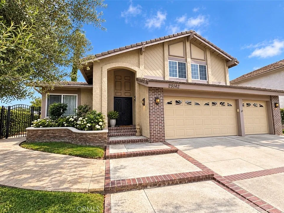 29142 Bobolink Dr