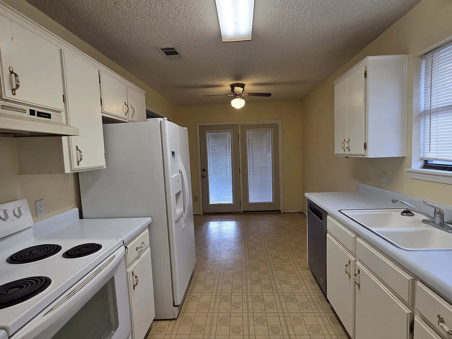 3 bed, 1236 sqft, $1,200 — Photo 4