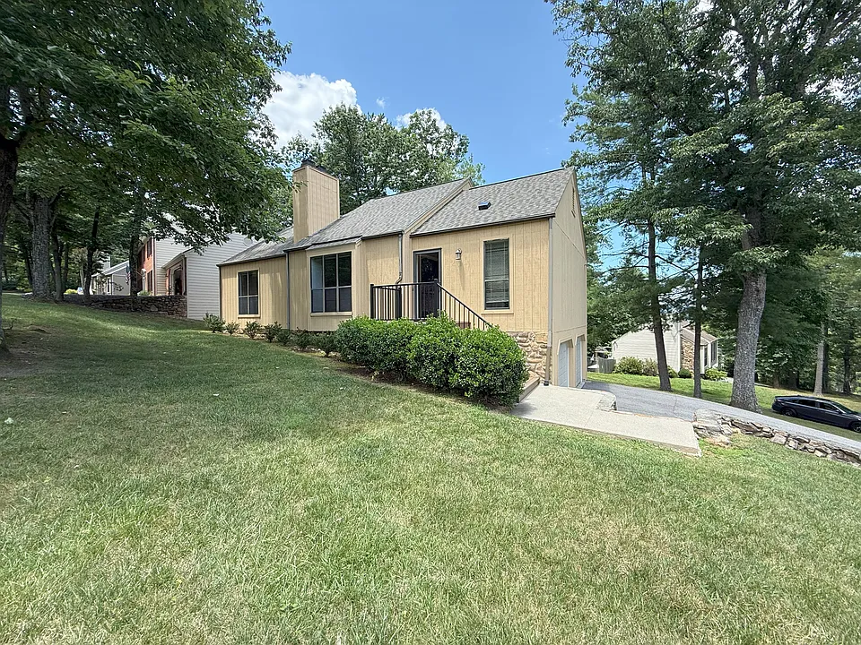 4554 Summerset Dr