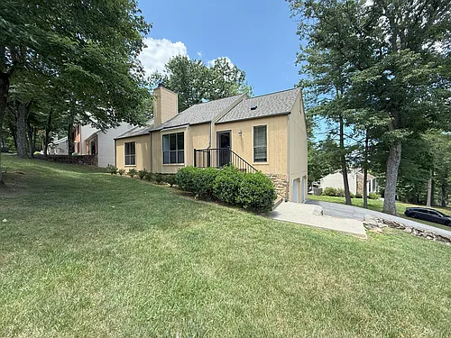 4554 Summerset Dr Photo 1