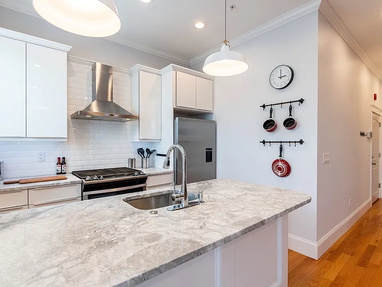 9 Everett Ave #2 — Photo 12
