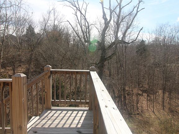 4th image of 1095 Bogard Ln
