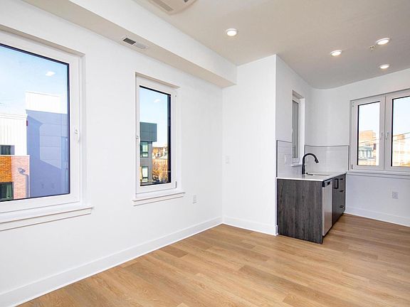 5th image of 633-35 N 5th St #401