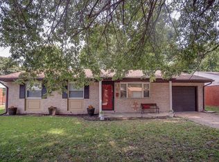 26 Cambridge Dr, Granite City, IL