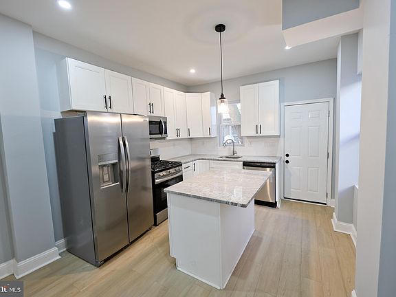 4th image of 56 N Yewdall St