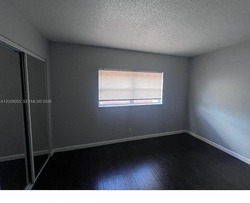 Royal Oaks Townhouse 2 Co — Photo 1