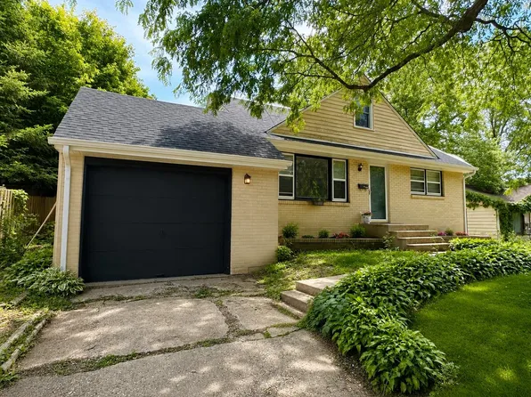 2707 Hampden Ct, Rockford, IL 61107