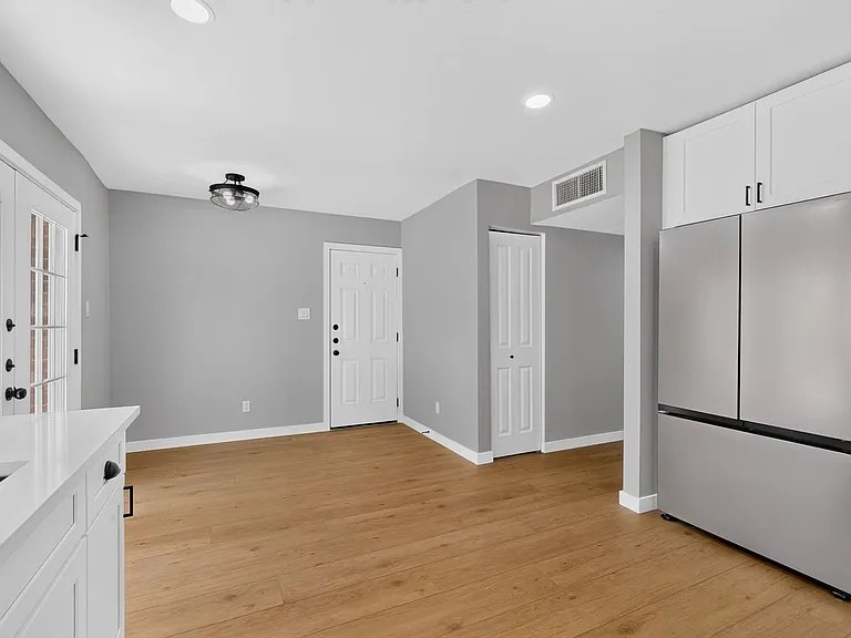 243 Woodhurst Dr — Photo 21