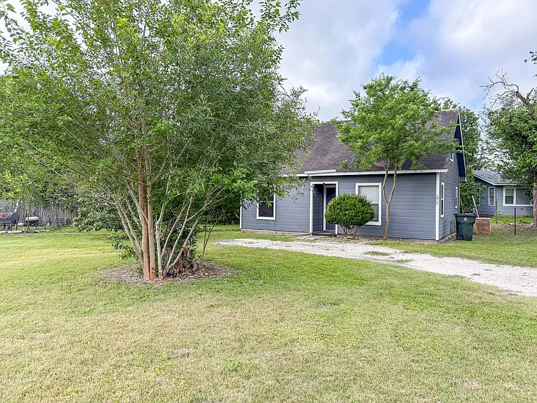 272 Schmucks Rd — Photo 2