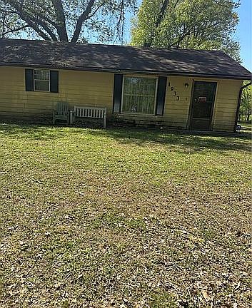 3rd image of 1933 Resthome Rd