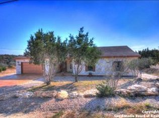 1524 Log Cabin Ln, Fischer, TX 78623