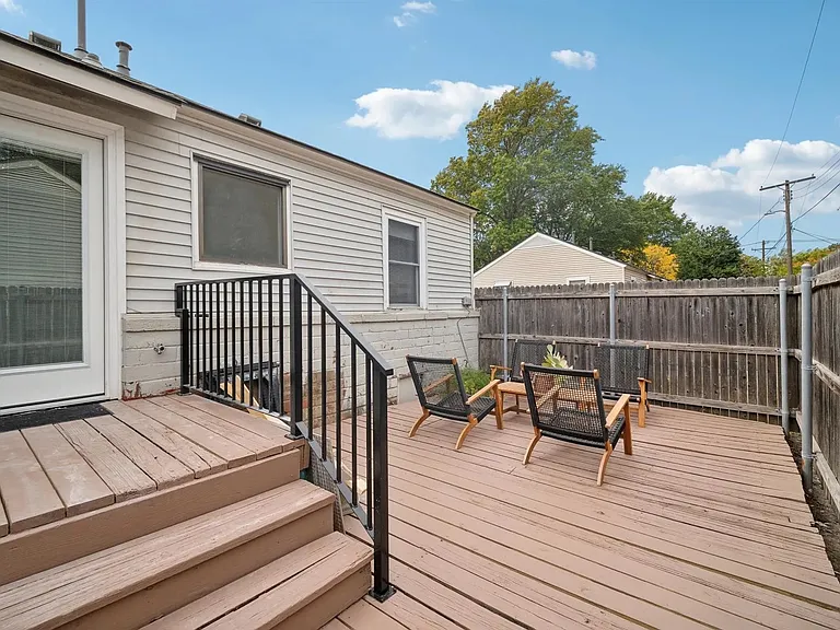 1417 E 38th Pl #A — Photo 21