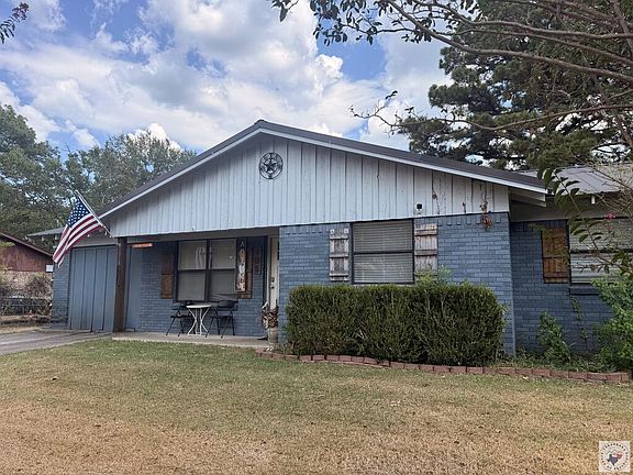 2nd image of 105 Pecan Dr