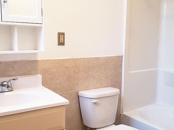 5th image of 41 Wallis Ave APT 3