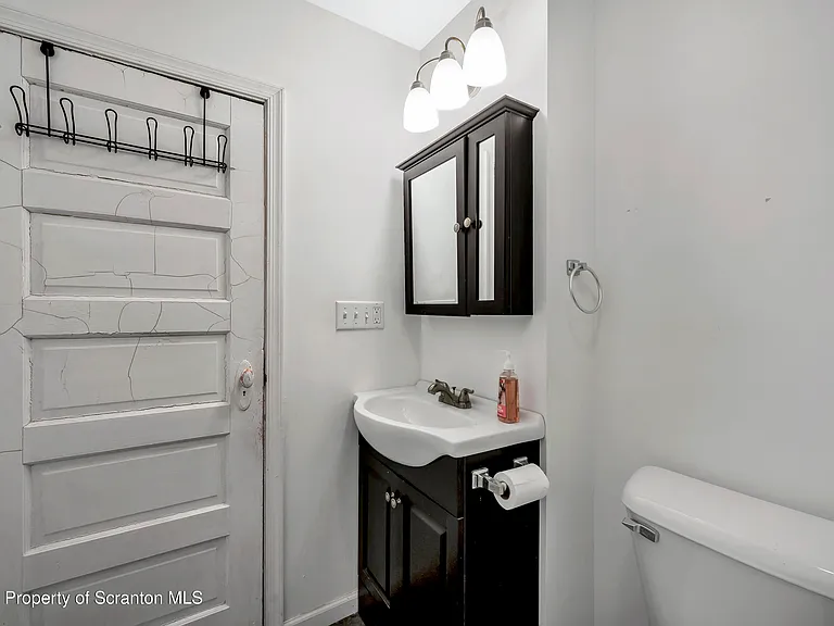 811 Grandview St — Photo 12