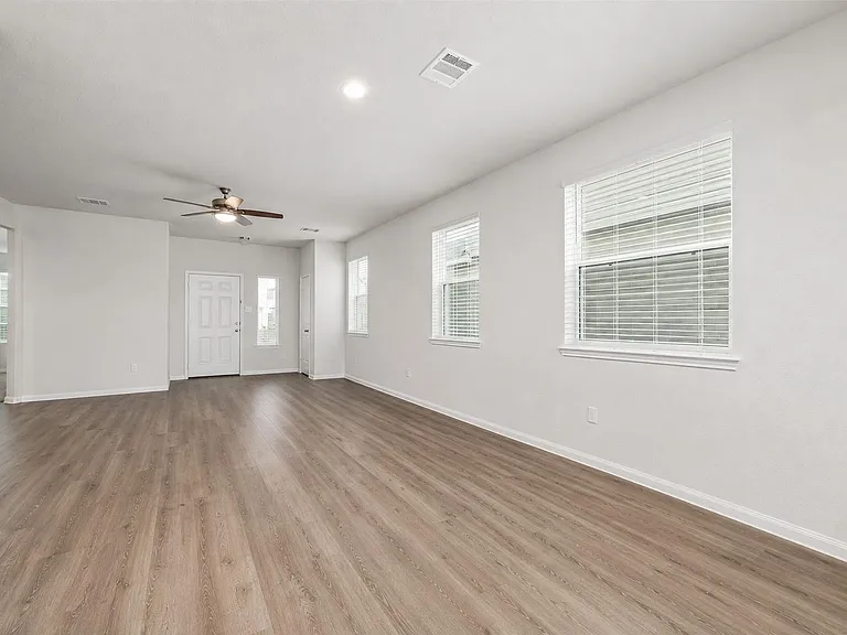 4910 Blue Jacaranda Way — Photo 9