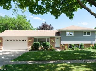 1161 Hewitt Dr, Des Plaines, IL