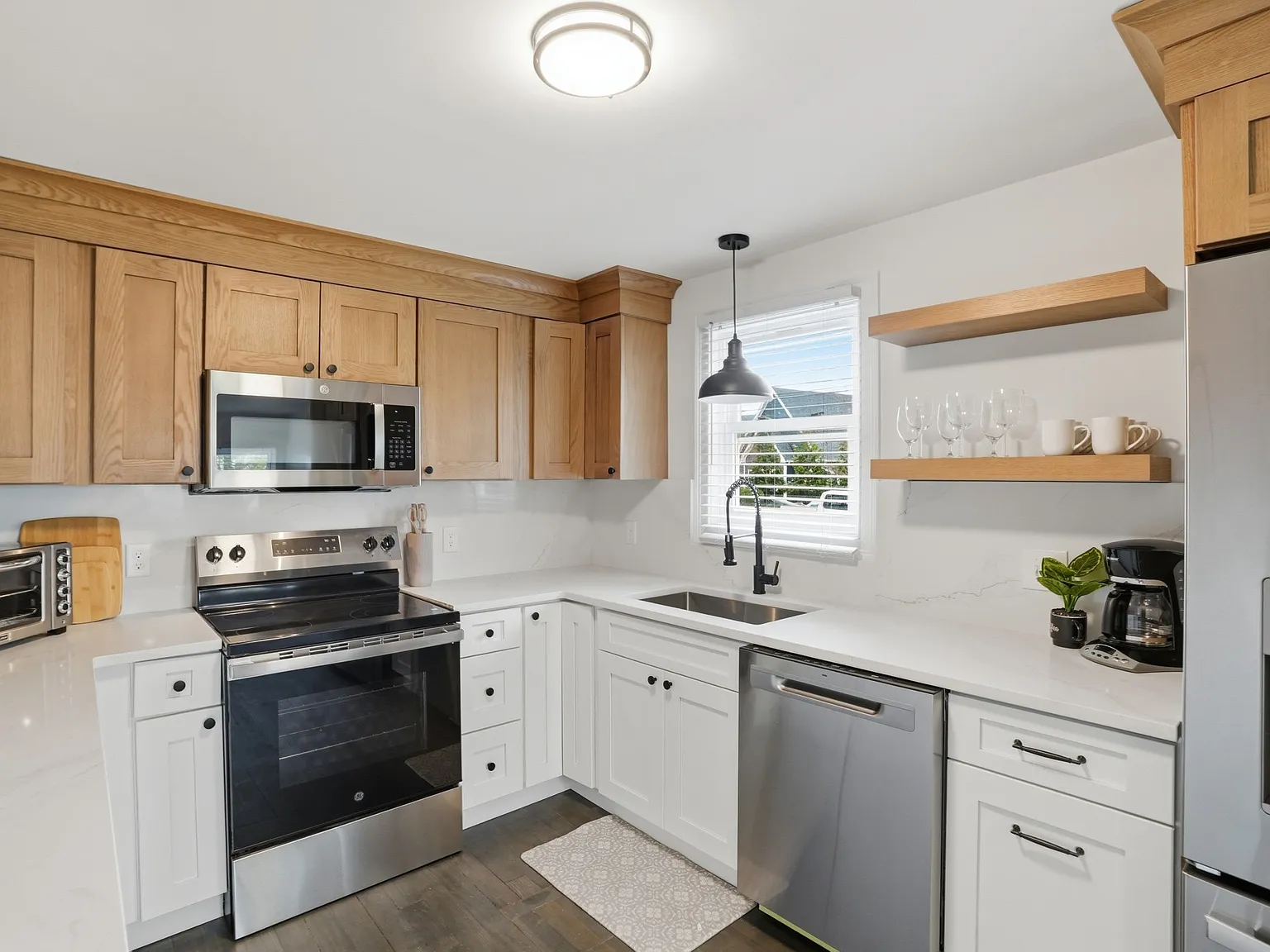 3 bed, 2.5 bath, 1300 sqft, $3,500 — Photo 4