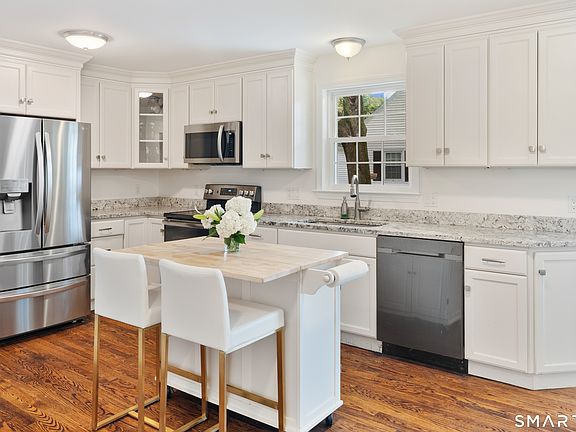 4th image of 18 Koger Road