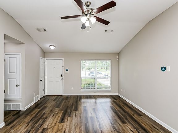 4th image of 145 Pine Wood Dr